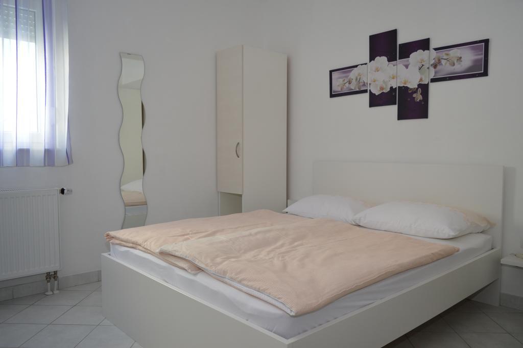 Permarinus Apartments Подстрана Екстер'єр фото